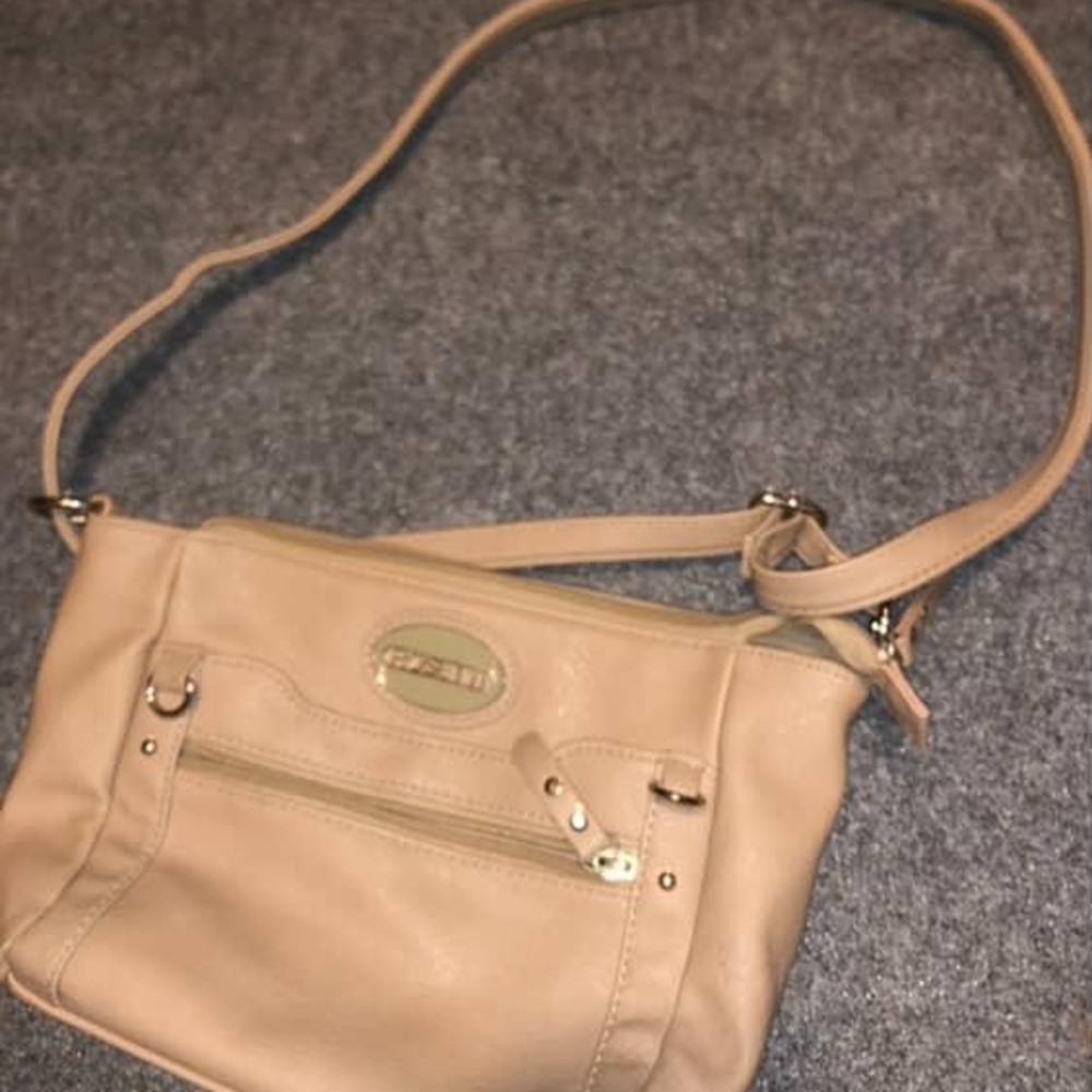 Elegant Tan Leather Shoulder Bag
